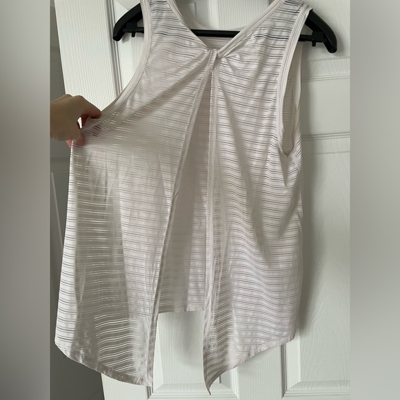White Striped Lululemon Tank Size 8 - Picture 3 of 4